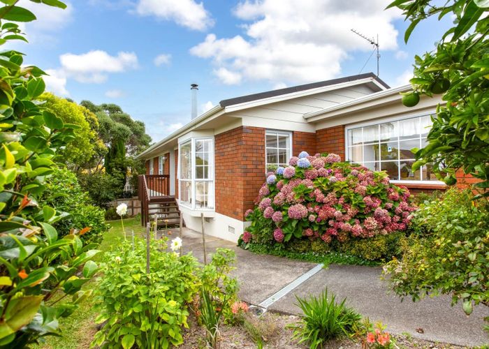  at 2/154 Deep Creek Road, Torbay, North Shore City, Auckland