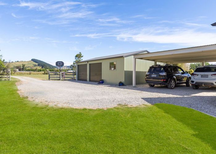  at 82 Thorn Road, Dovedale, Wakefield 