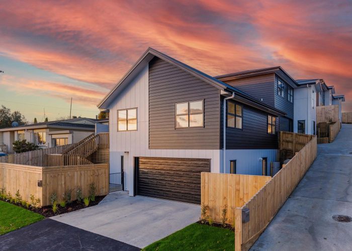  at Units 1-4/52 Gibson Road, Dinsdale, Hamilton, Waikato