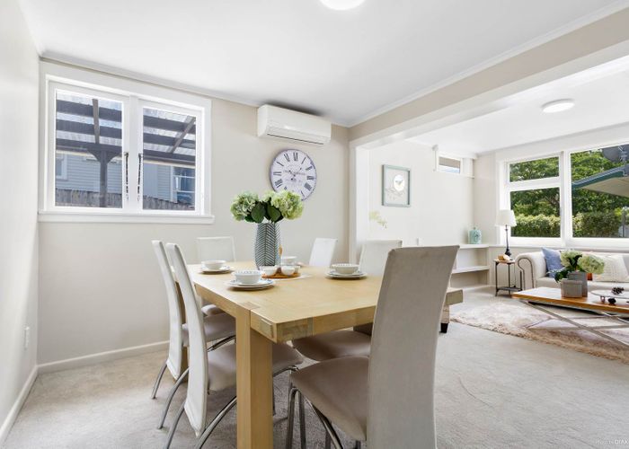  at 2/42 Pomaria Road, Henderson, Auckland