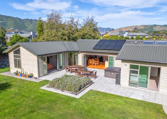  at 4 Lamont Place, Waikanae, Kapiti Coast, Wellington