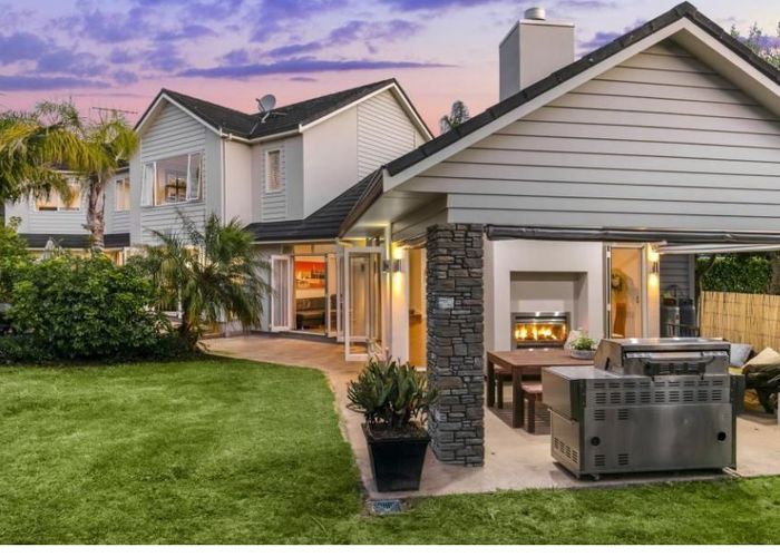  at 2 Oscar Road, Greenhithe, Auckland