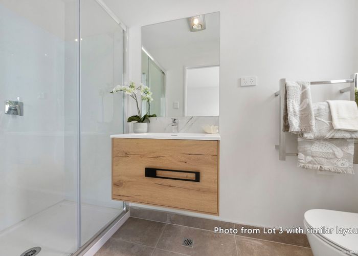  at 9/26 Buscomb Avenue, Henderson, Waitakere City, Auckland