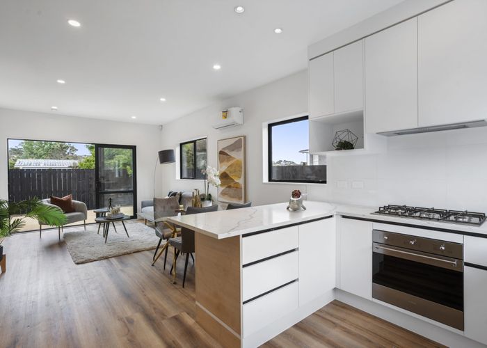  at 4/21 Pipitea Place, Massey, Waitakere City, Auckland