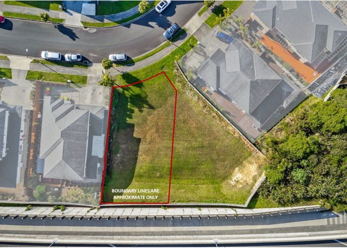  at 42-44 Colliston Rise, Pinehill, North Shore City, Auckland