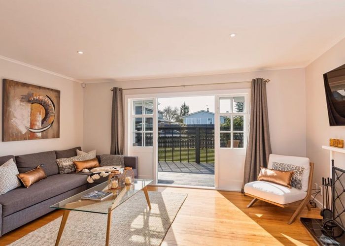  at 2 Eddowes Street, Manurewa, Auckland