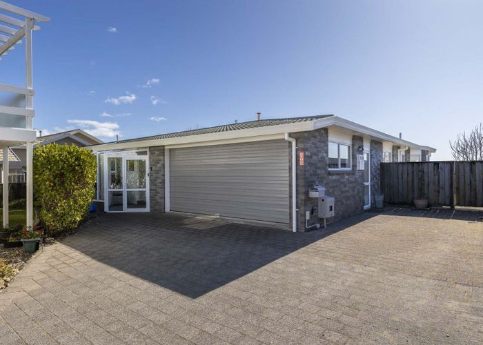  at 2/13 Chatswood Grove, Fitzroy, New Plymouth, Taranaki