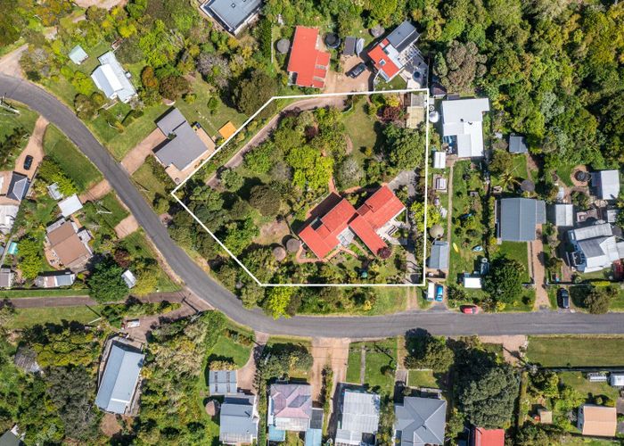  at 17 Tahatai Road, Oneroa, Waiheke Island