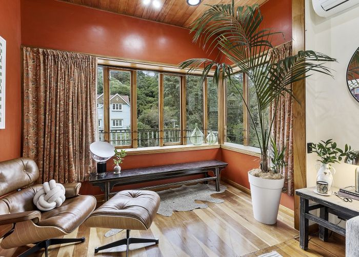  at 3 Glen Road, Kelburn, Wellington