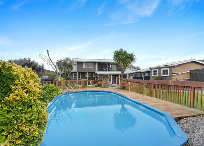  at 19 Hillcrest Drive, Kelvin Grove, Palmerston North