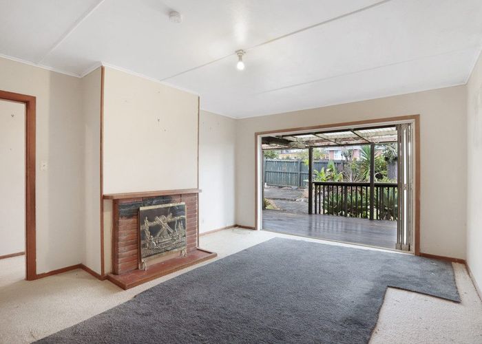  at 53 Tiroroa Avenue, Te Atatu South, Waitakere City, Auckland