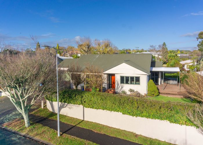  at 1 Sunnyhills Avenue, Glenview, Hamilton