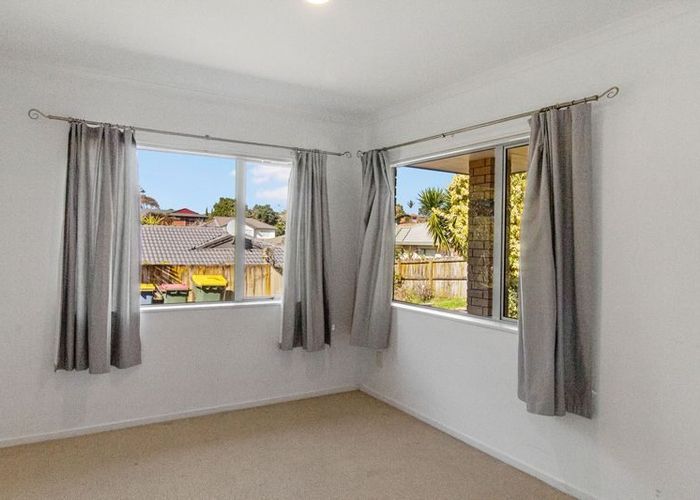  at 7 Rosebay Rise, Henderson, Waitakere City, Auckland