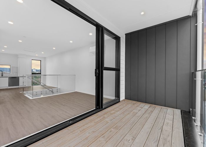 at 4/128 Vodanovich Road, Te Atatu South, Waitakere City, Auckland