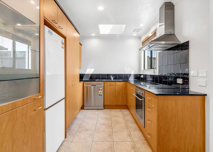  at 2/27 Kellaway Drive, East Tamaki, Manukau City, Auckland