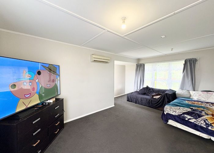 at 2b Devon Place, Cannons Creek, Porirua, Wellington