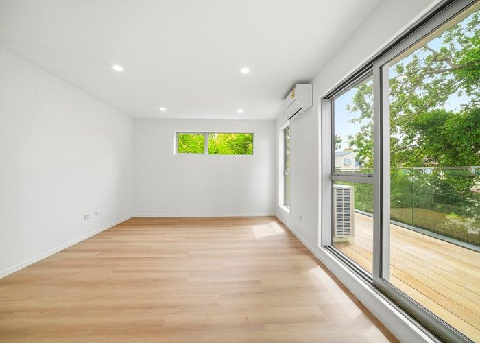  at 26E Trojan Crescent, New Lynn, Waitakere City, Auckland