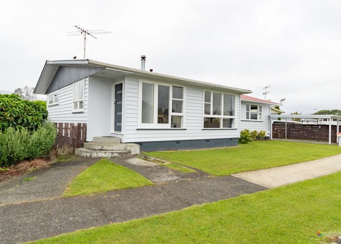  at 6 Burns Grove, Trentham, Upper Hutt