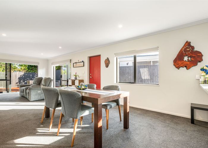  at 33A Gill Avenue, Te Atatu Peninsula, Auckland