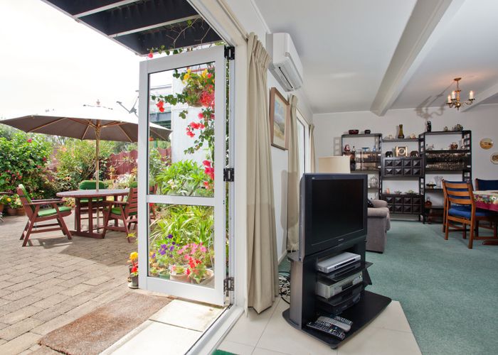  at 1/16 Vagus Place, Royal Oak, Auckland