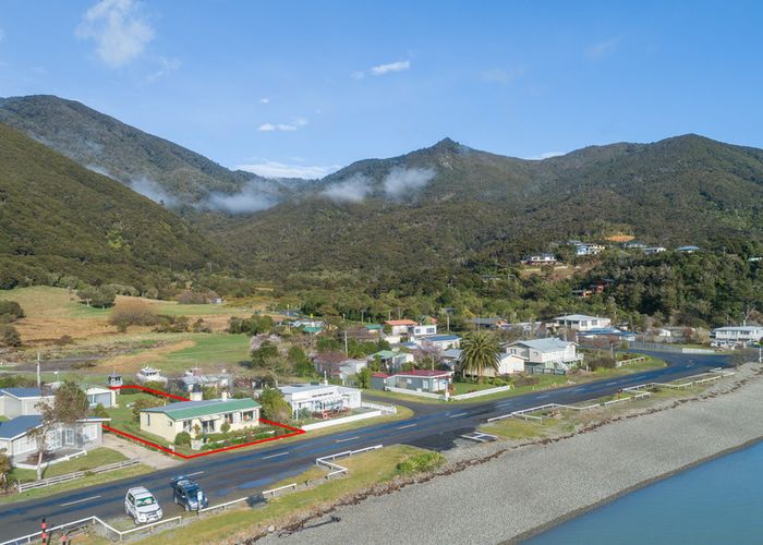  at 14 Esplanade, French Pass