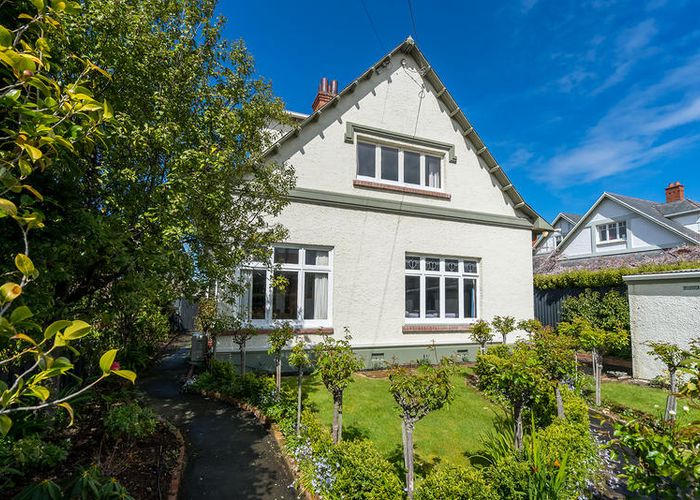  at 16 Ings Avenue, Saint Clair, Dunedin