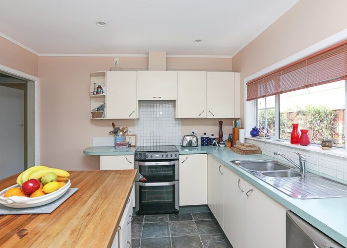  at 2 Cambridge Terrace, Taradale, Napier