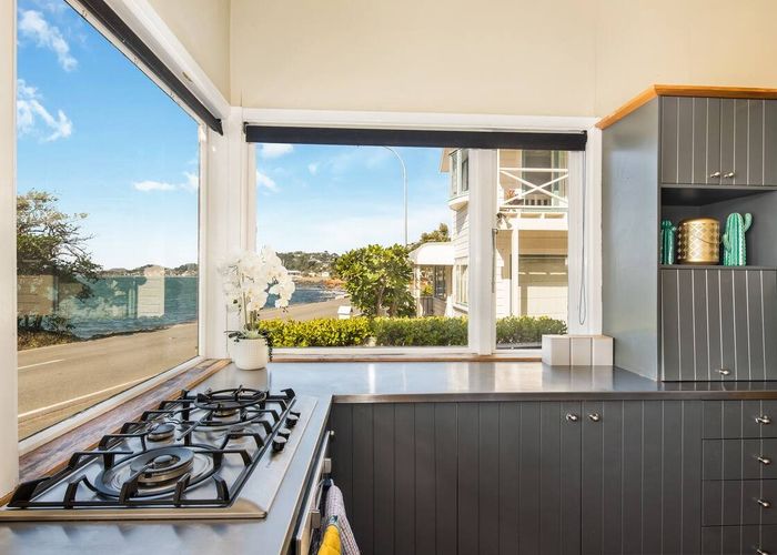  at 301 Karaka Bay Road, Karaka Bays, Wellington, Wellington