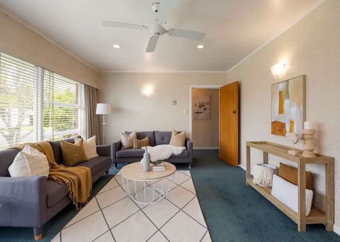  at 2 Golden Place, Fairfield, Hamilton
