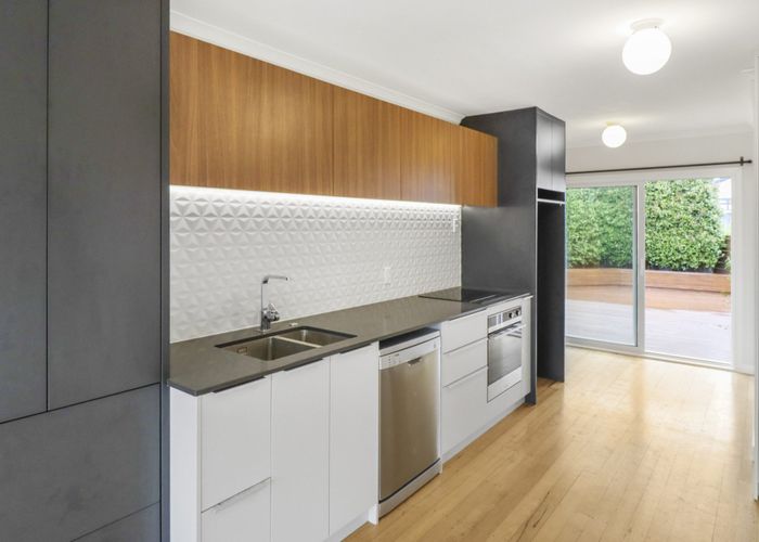  at 28 Wellesley Road, Mangere Bridge, Auckland