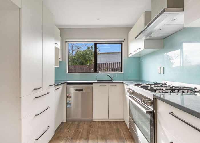 at 2/17 Mcdougall Street, Manurewa East, Manukau City, Auckland