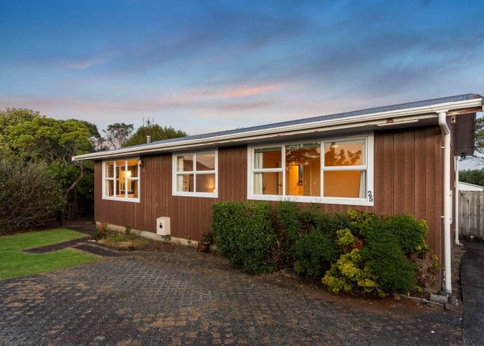  at 1/25 Tramway Road, Beach Haven, North Shore City, Auckland