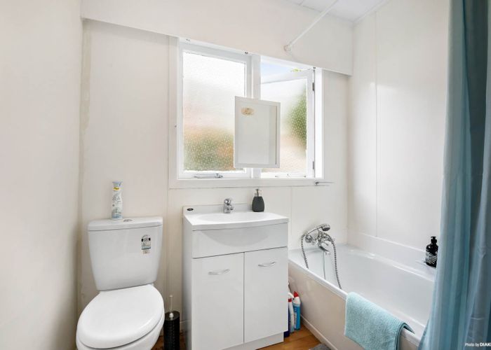  at 3/18 Fowler Street, Northcote, Auckland