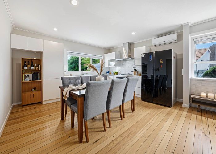  at 1/470 East Coast Road, Mairangi Bay, North Shore City, Auckland