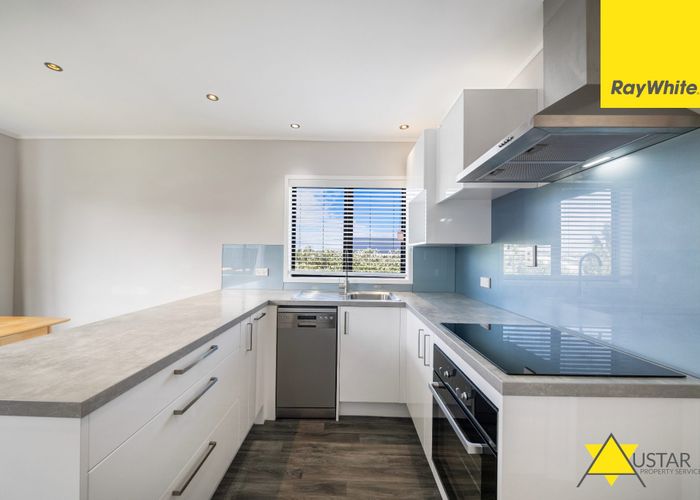  at 2/35 Buscomb Avenue, Henderson, Waitakere City, Auckland
