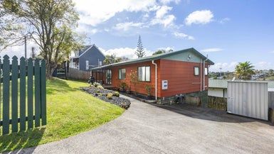  at 2/235 Glengarry Road, Glen Eden, Auckland