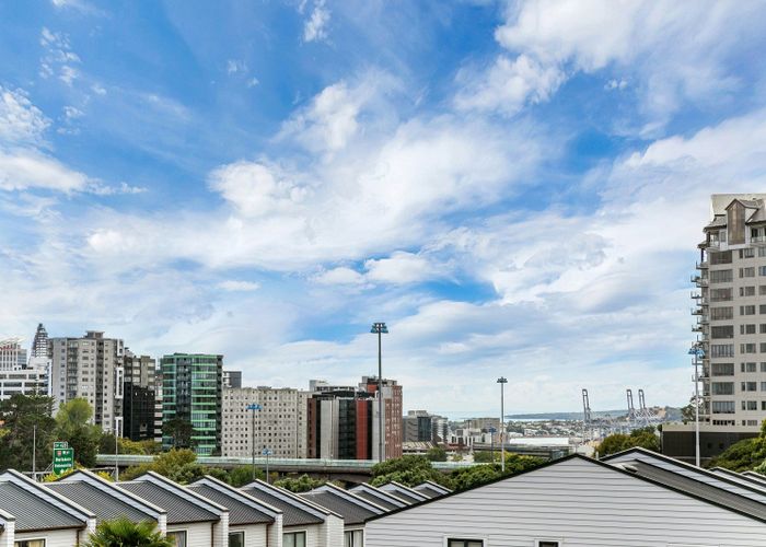  at 2T/16 Burton Street, Grafton, Auckland City, Auckland