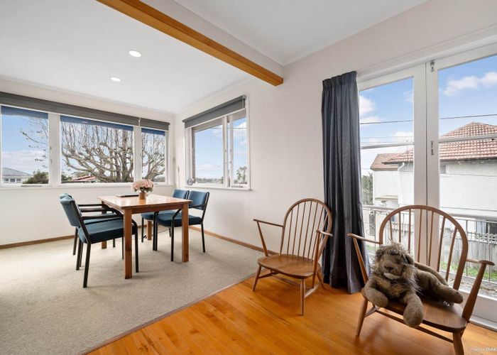  at 179 Chivalry Road, Glenfield, Auckland