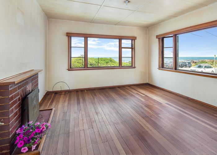  at 128 The Esplanade, Houghton Bay, Wellington