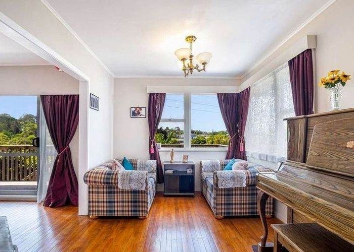  at 81 Hendry Avenue, Hillsborough, Auckland
