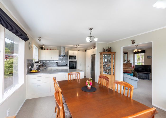  at 11 Tapestry Grove, Silverstream, Upper Hutt, Wellington