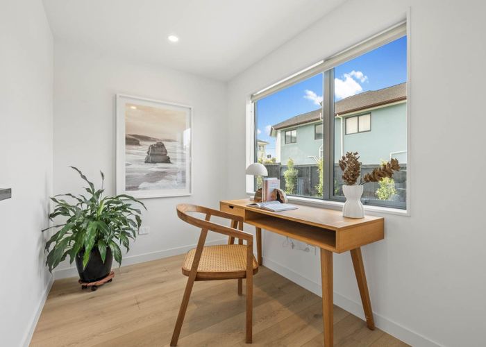  at 98F Forrest Hill Road, Forrest Hill, North Shore City, Auckland