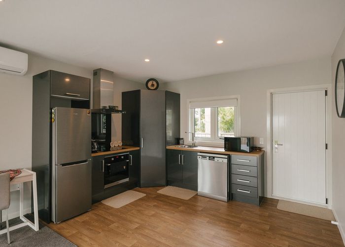  at 8A Cuba Street, Takaro, Palmerston North, Manawatu / Whanganui