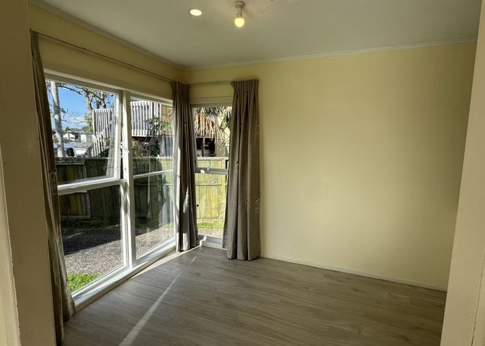  at 21 Normandy Place, Henderson, Auckland