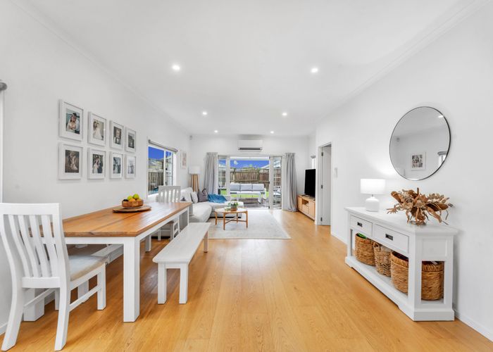  at 15 Mulvaney Crescent, Henderson, Waitakere City, Auckland