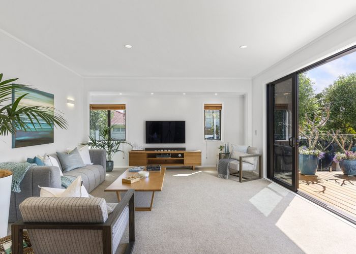  at 9a Folkestone Street, Murrays Bay, North Shore City, Auckland