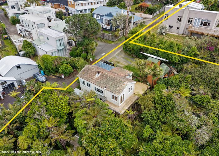  at 9 Rangitoto Terrace, Milford, North Shore City, Auckland