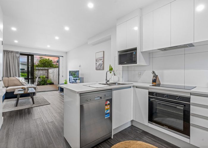  at 6/3 Abbotleigh Avenue, Te Atatu Peninsula, Waitakere City, Auckland