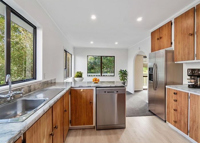  at 1/116 Bradbury Road, Botany Downs, Manukau City, Auckland