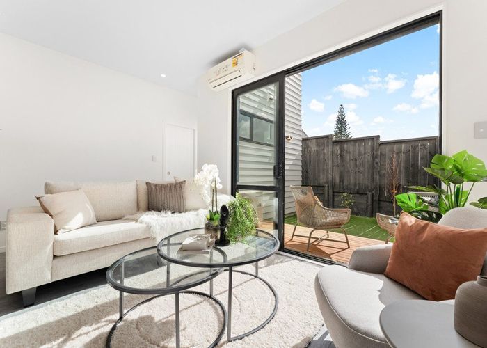  at 1/122 Archibald Road, Kelston, Auckland